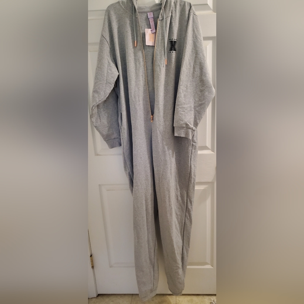 XL Gray Savage x Fenty Hooded Onesie Jumpsuit